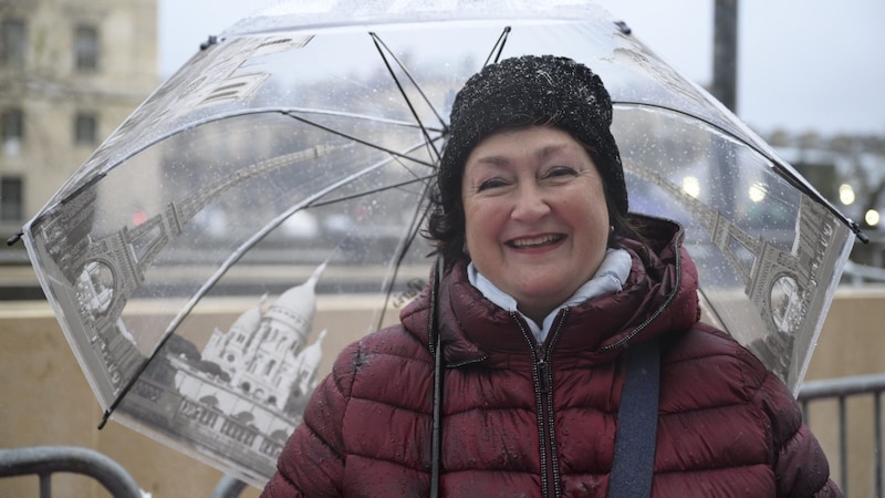 Christina Ceppi from Switzerland came to Paris especially for the reopening. (Bild: Imre Antal)