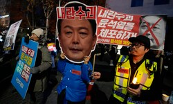 In Südkorea wird vor dem Parlament gegen Präsident Yoon Suk-yeol protestiert. Unterdessen trat ...