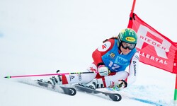 Victoria Olivier übernahm die Führung in der Europacup-Riesentorlaufwertung.