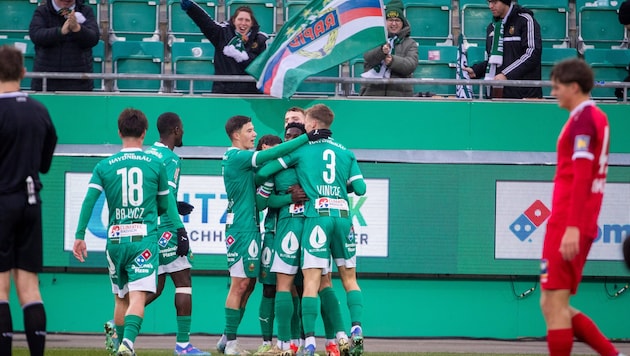 Jubel bei der zweiten Mannschaft des SK Rapid (Bild: GEPA pictures)