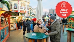 Beim Wintermarkt am Riesenradplatz im Prater lockt eine große Auswahl an Punsch und ein buntes Rahmenprogramm. (Bild: Krone KREATIV/Reinhard Holl)