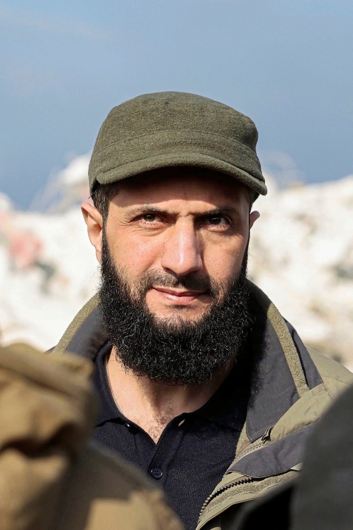 Abu Mohammed al-Jolani hat den Islamisten-Turban abgelegt und gibt sich „aufgeschlossener“ – aus ...