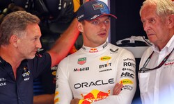 Gesprächsbedarf bei Red Bull: Christian Horner, Max Verstappen und Helmut Marko (von li. nach ...