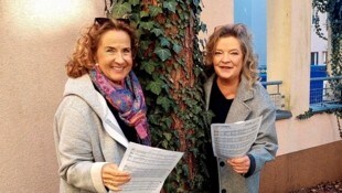 Ü60-Initiatorin Manuela Tertschnig (li) und Anja Glüsing bitten am 13. Jänner im Kolpinghaus zur ...