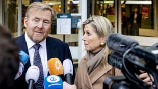 König Willem-Alexander und seine Frau Máxima (Bild: Koen van Weel / ANP / AFP)