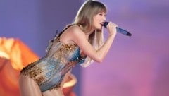 Taylor Swift spielte seit März 2023 150 Konzerte auf fünf Kontinenten. Am Sonntag ging die „Eras Tour“ mit einem Konzert in Vancouver zu Ende. (Bild: APA/AFP/SUZANNE CORDEIRO)