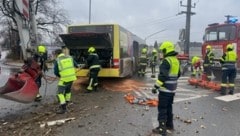 Die HFW Villach, Rettung und Notarzt sowie das Team des Rettungshelikopters RK1 standen im Einsatz. (Bild: HFW Villach)