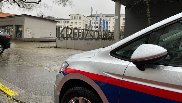 Die Polizei wurde zu der Schule beordert. (Bild: Constantin Handl)