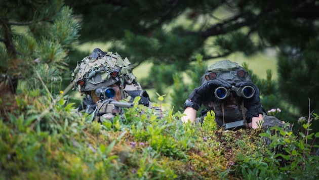 180 Kadersoldaten, 120 Rekruten, 200 Soldaten des Milizstandes, der Militärpolizei und weitere Teilnehmer nehmen an der Übung teil.  (Bild: HBF/Daniel TRIPPOLT)