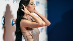 Katy Perry with sideboob flash on the red carpet (Bild: picturedesk.com/Lounsi Tiar / Action Press )