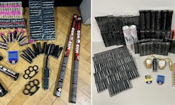 In einem Wohnhaus wurden knapp 900 Stück verbotene Pyrotechnik sichergestellt.