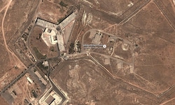 Satellitenaufnahmen zeigen das als „Schlachthaus“ bekannte Gefängnis – nach dem Sturz der ...