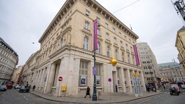 The Viennese art scene is shocked because UniCredit Bank Austria is reorganizing its cultural sponsorship against the backdrop of the Signa insolvency. The Kunstforum is no longer involved. (Bild: APA)