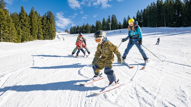 Skifahren: Immer öfter kommt dem Wintervergnügen der Schneemangel in die Quere. (Bild: Skigebiet Laterns)