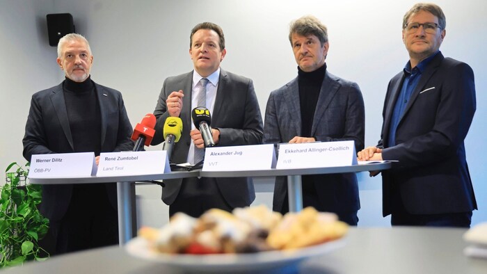 Werner Dilitz, René Zumtobel, Alexander Jug und Ekkehard Allinger-Csollich präsentierten den ...