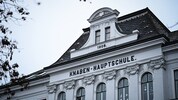 In dieser alten Schule in Vöcklabruck wurde das Skelett gefunden
