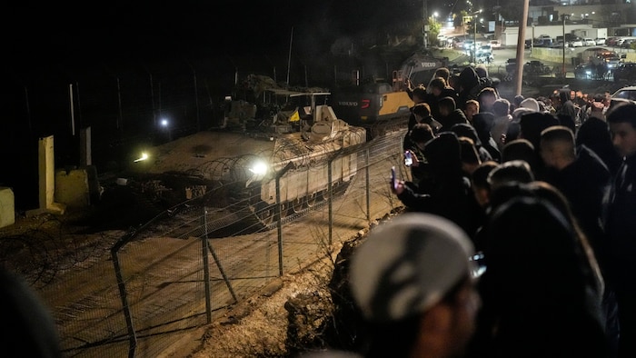 Israeli tanks in the demilitarized zone