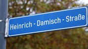 Die Umbenennung der Heinrich-Damisch-Straße ist beschlossen. Sie soll zum Pilotprojekt werden.