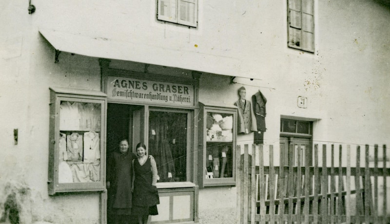 Das Geschäft von Agnes Graser (mit Tochter Olga) 1933. (Bild: TAP/Hans Fracaro, Sammlung Annunziata Ortner)