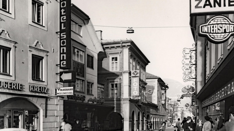 Das Titelbild zeigt die Andrä-Kranz-Gasse. (Bild: TAP/Georg Baptist; Sammlung Foto Baptist)