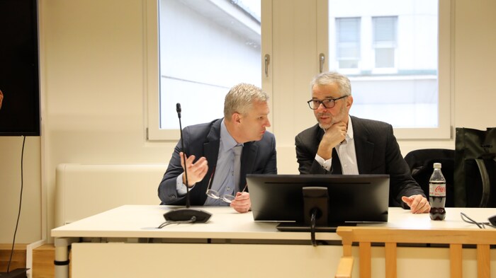 Verteidiger Manfred Arbacher-Stöger mit Gerichtsmediziner Nikolaus Klupp.
