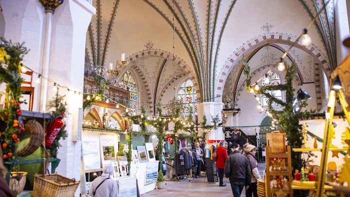Im Heiligen-Geist-Hospital zeigen rund 80 internationale Künsterl und Kunsthandwerker ihre ...