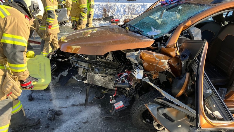 Das zweite in den Unfall verwickelte Fahrzeug. (Bild: Rotes Kreuz Salzburg)