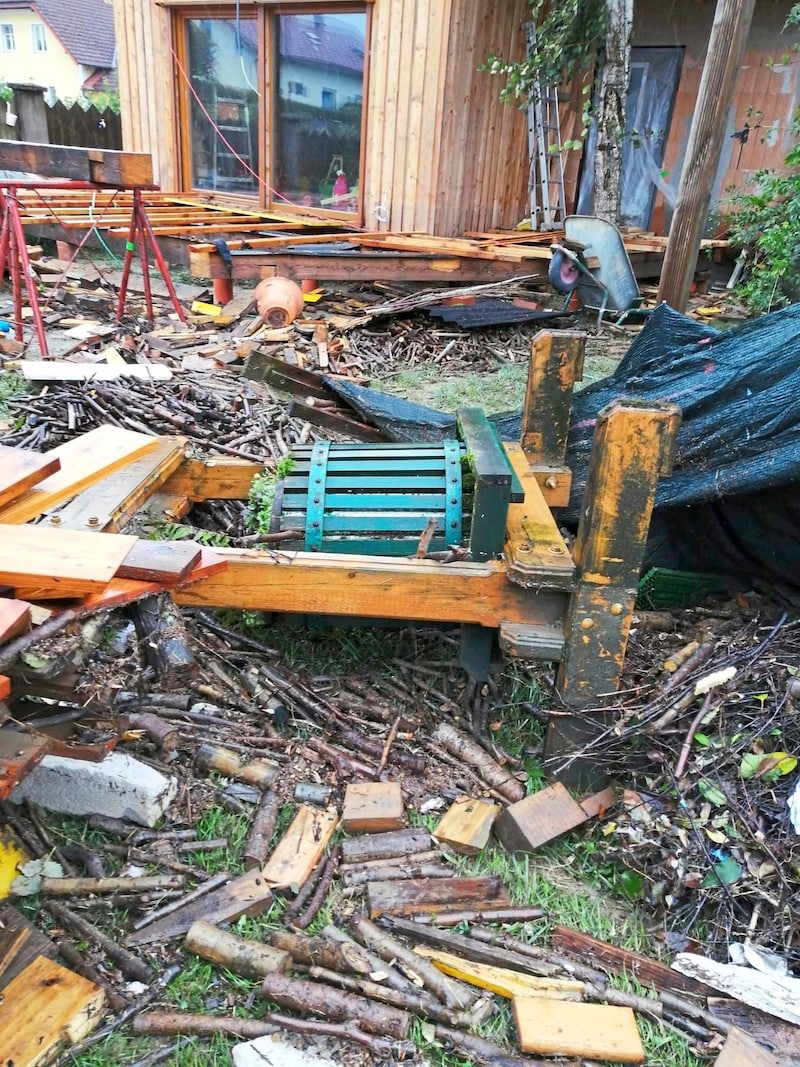 A picture of destruction: the army and volunteers actively helped. (Bild: Privat/zVg)