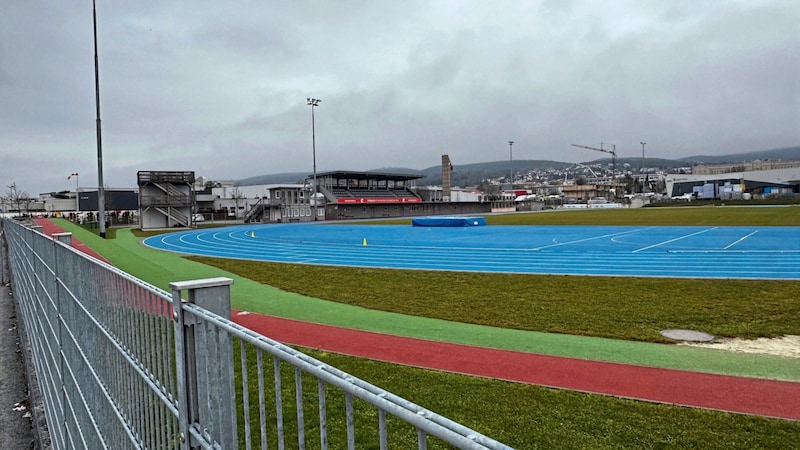 Die Arbeiten am Zielhaus der Arena, den Kabinen und Lagerräumen hätten Teil des Gesamtprojekts sein sollen. (Bild: SPÖ Eisenstadt)