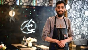 Restaurantbesitzer Mohamed Yuosif hat sich mit dem „Alarabe“ eine neue Existenz aufgebaut. (Bild: Markus Wenzel)