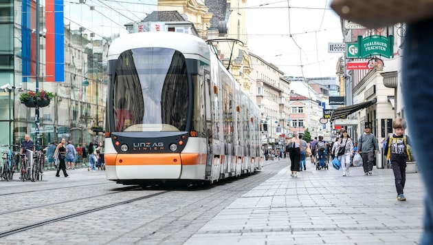 Um die Leute mehr in das Zentrum locken zu können, will der Wirtschaftsbund gratis Parken und Öffis für zwei Stunden ermöglichen. (Bild: Einöder Horst)