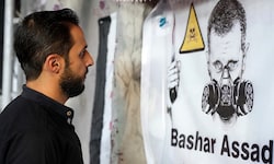 Dieses Poster in Syrien erinnert an die Giftgasangriffe durch das Assad-Regime.