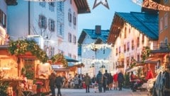 Attraktiv für Gäste und Einheimische sein – das ist laut Tourismusverband der Anspruch. Als gelungenes Beispiel wird der Adventmarkt genannt, der viele Besucher aus nah und fern in die Stadt lockt. (Bild: Kitzbühel Tourismus)