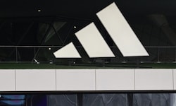Das Konzernlogo an der Unternehmenszentrale in Herzogenaurach