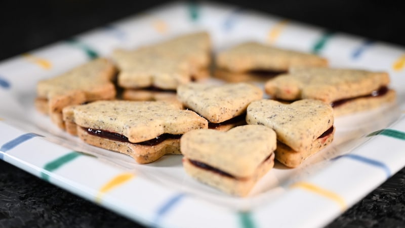 Praktisch: Die Kekse schmecken auch unverziert köstlich. (Bild: Wenzel Markus)