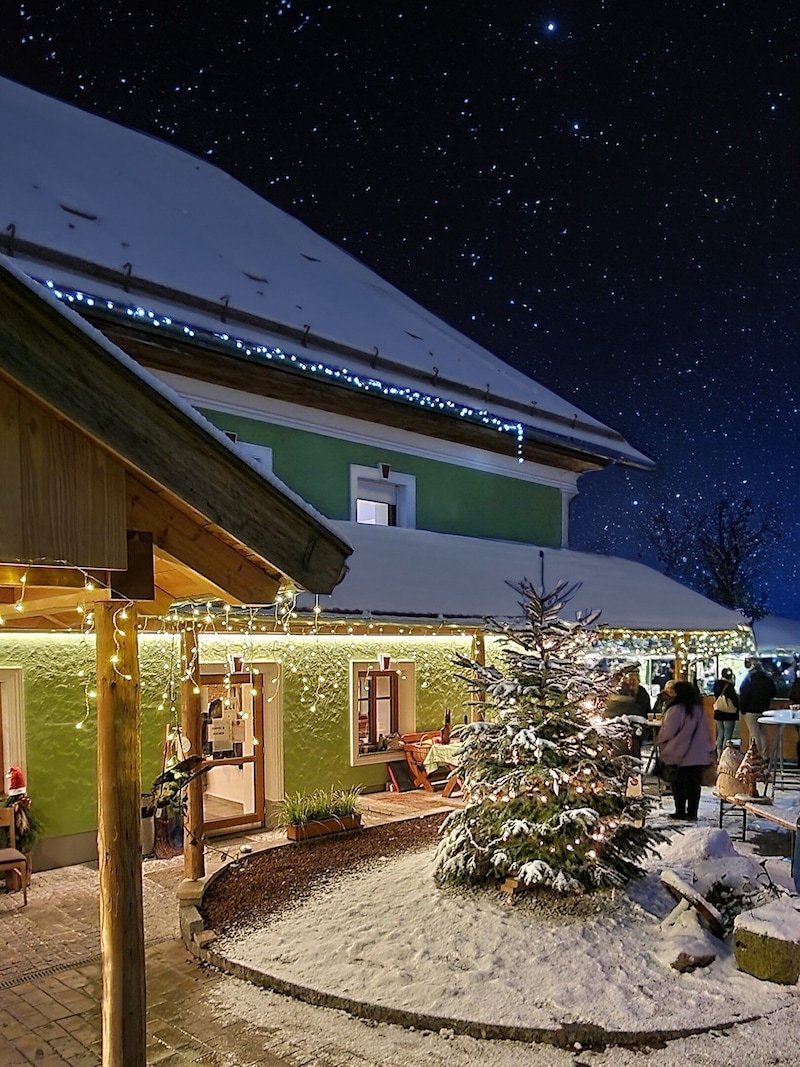 Zum traditionellen Standlmarkt mit Genuss und Handwerk lädt die Hofzeit in Rottenbach, Winkling 16, ein. Kosten: Eintritt & Musikschutz 3 Euro, Kinder bis 12 Jahren frei Datum: Samstag, 14., und Sonntag, 15. Dezember, von 14 bis 18 Uhr Infolink: hofzeit.at (Bild: Autarkler eGen)