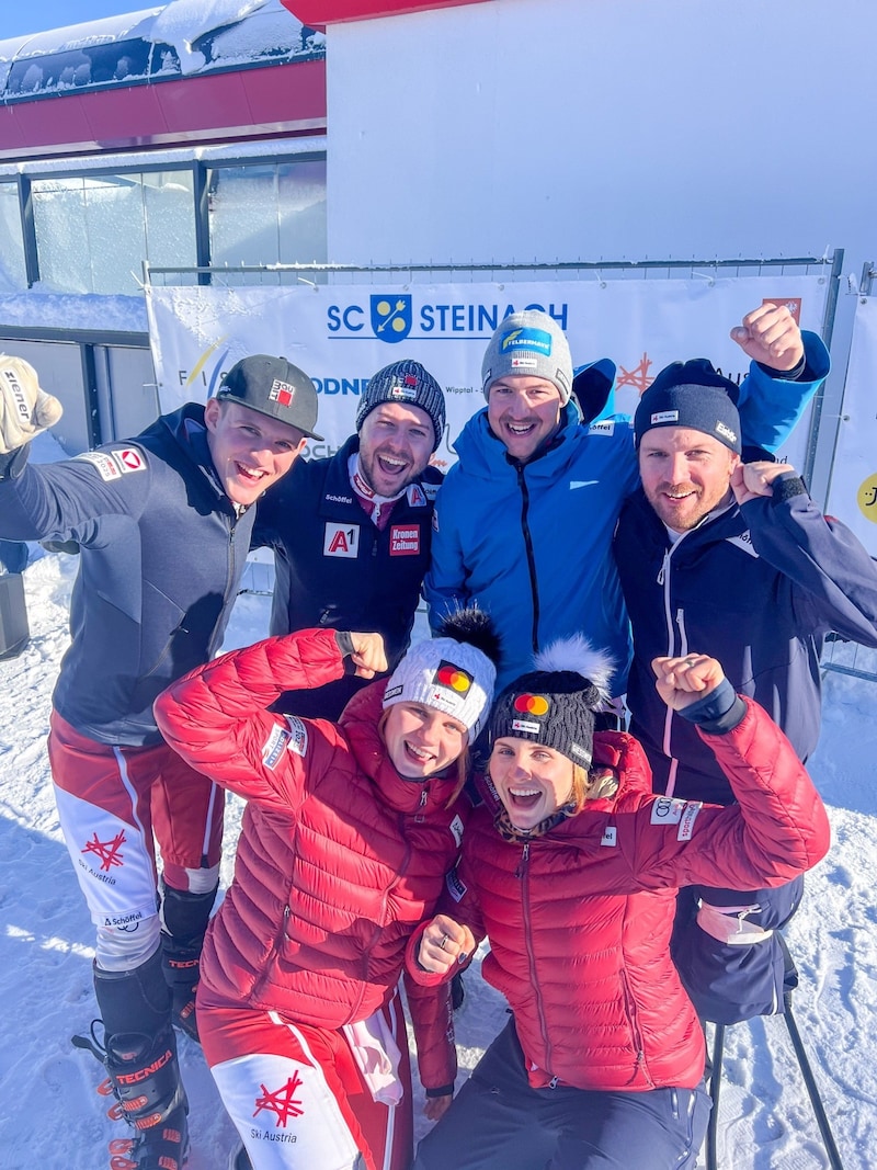 Veronika und Elisabeth Aigner (unten), Johannes Aigner mit Guide Nico Haberl (oben links), Manuel Rachbauer und Thomas Grochar (oben ganz rechts) jubelten in Steinach am Brenner. (Bild: Ski Austria/Clemens Derganc)