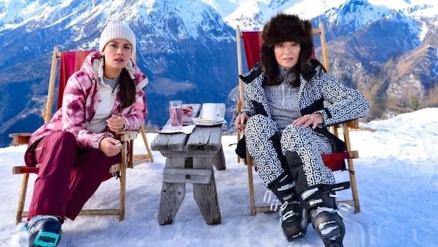 Janina Uhse (left) and Iris Berben went to the Großglockner Resort Kals-Matrei for the film "The Nickname". (Bild: Constantin Film Verleih/Jurgen Olczyk)