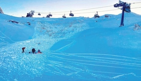 Das Schneebrett löste sich im freien Skigebiet. (Bild: ZOOM Tirol)