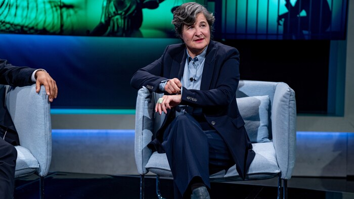 Petra Schach (Maria Hofstätter) geht mit ihrem „Trust“-Programm völlig neue Wege im Bereich der ...