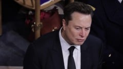 Elon Musk bei der Eröffnung von Notre-Dame in Paris (Bild: AFP)