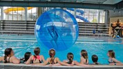 Nicht nur die Erhaltung der Bäder wird gefördert. Auch Schwimmkurse für Schulen bis hin zum ...