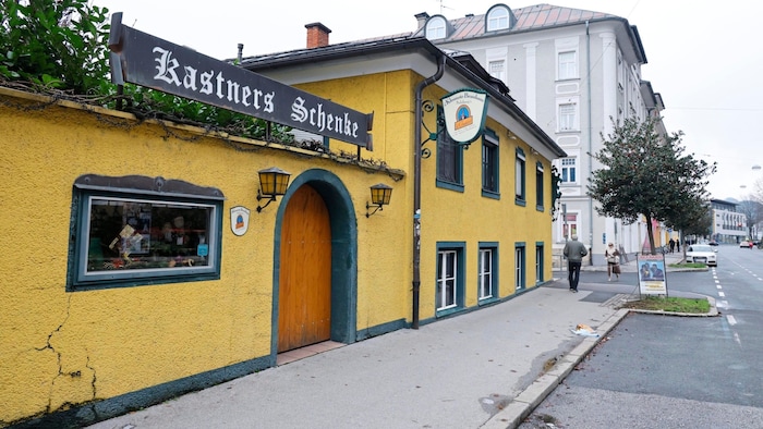 The pub in Schallmooser Hauptstraße was popular with locals and tourists alike.