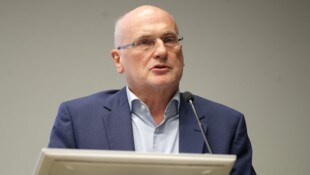 Wann der ÖFB-Rechtsmittelsenat in der Causa Wolfgang Bartosch entscheidet, ist noch offen.
