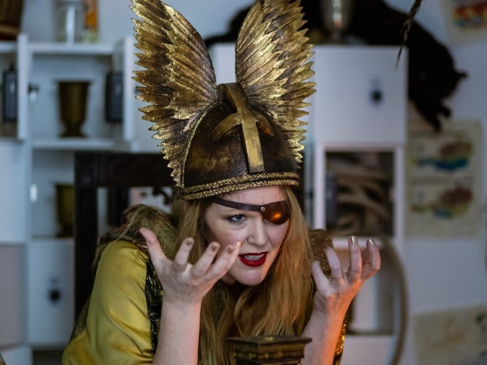 Diesmal Göttermutti: Wotan alias Anne Wieben.