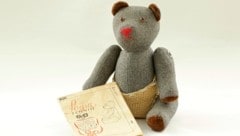 Ein Teddybär aus einem Soldatenmantel (1945)  (Bild: NÖ Museum Betriebs GmbH, Andreas Giesswein)