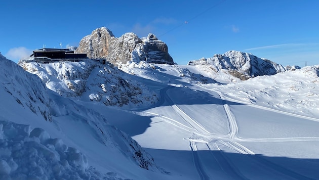 Thanks to the early onset of winter in September, conditions on the Dachstein are currently perfect. (Bild: Planai-Bahnen/Vettori)