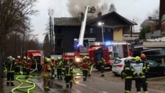 In Seewalchen standen 13 Feuerwehren im Löscheinsatz (Bild: Matthias Lauber/laumat.at)