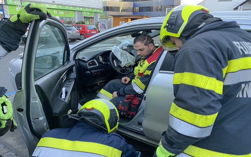 Beeindruckendes Engagement der Einsatzkräfte. (Bild: Thomas Zeiler)