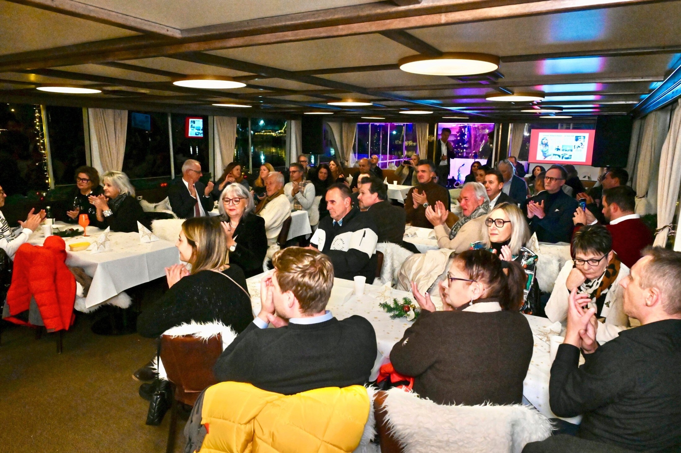 Guests from society, business and politics accepted the invitation to the 35th "Krone" ...